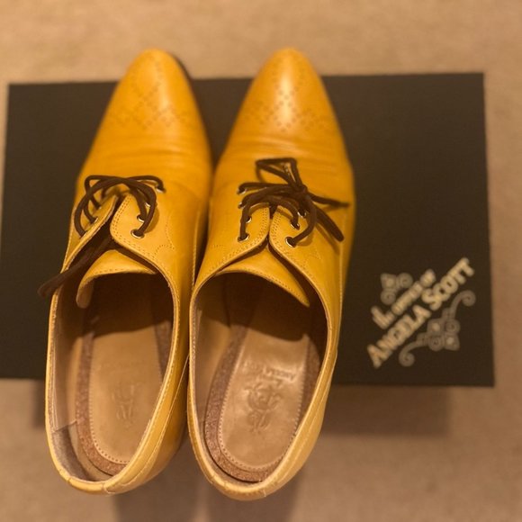 Miss Button Midheel - Picture 5 of 13